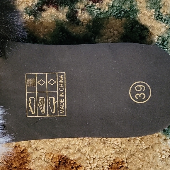 Cute Color Block fuzzy,sandal/ slipper - Picture 2 of 5